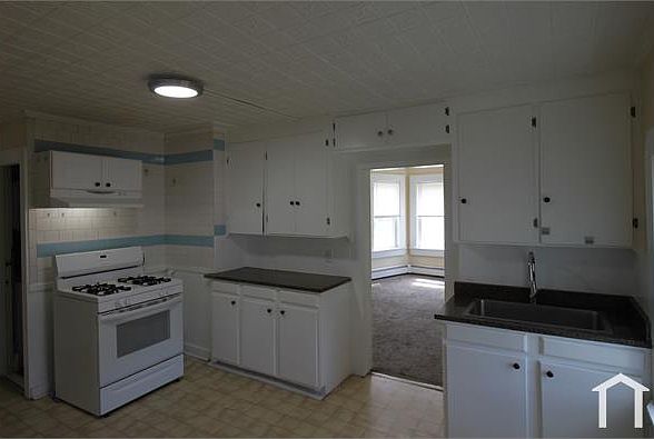 1st image of 184 Mechanic St APT 4