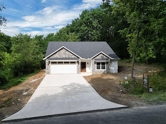 3rd image of 706 Berry Rd