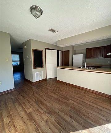 5th image of 354 Woodland Dr