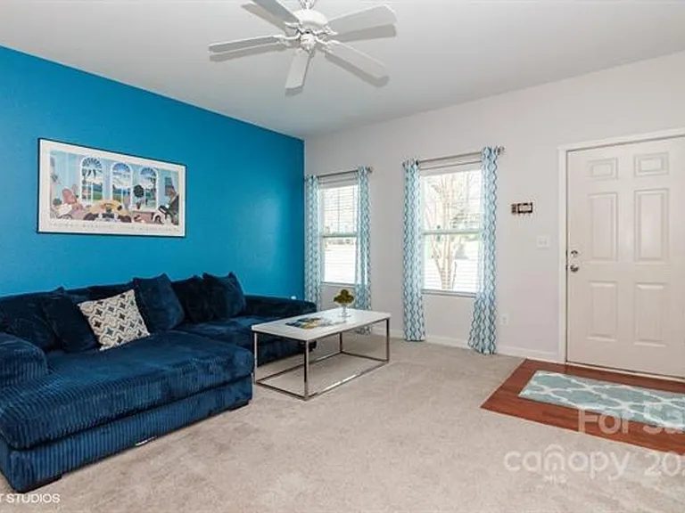 515 Alderman Ln — Photo 8