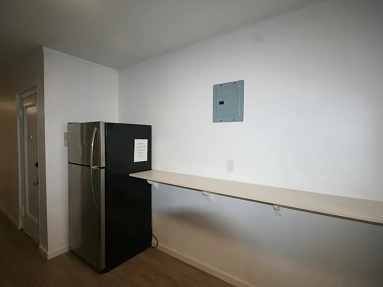 529 E 13th St #4B — Photo 14