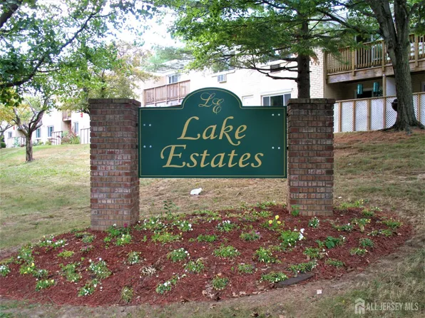 9 Lake Ave APT 4A, East Brunswick, NJ 08816