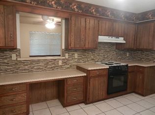 1322 Sequoyah St, Moore, OK 73160