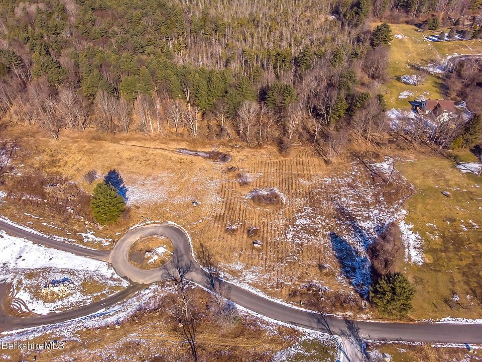 2nd image of 40 Erskine Dr