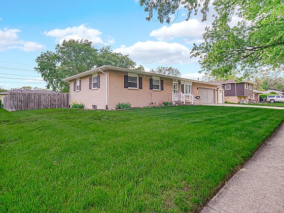 3rd image of 2546 Willowdale Rd