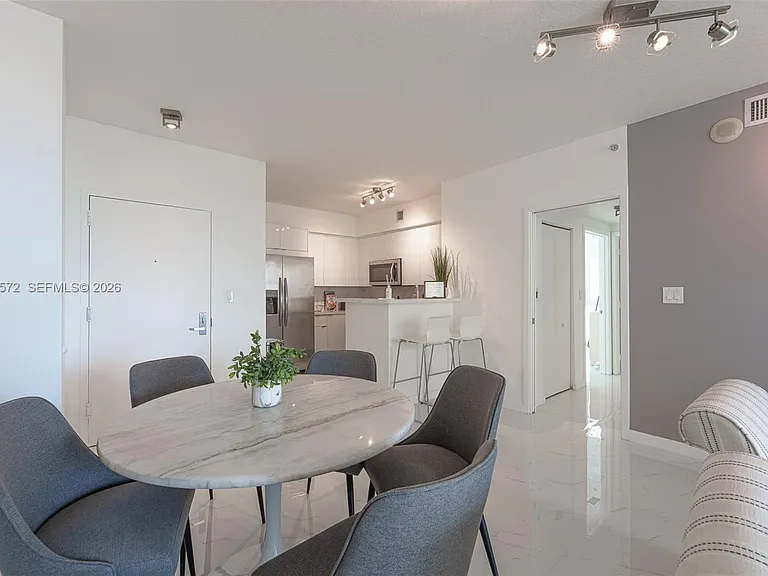 335 Biscayne Blvd #1600 — Photo 8