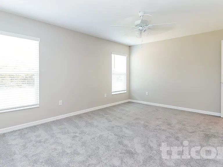 1724 Broad Winged Hawk Dr — Photo 7