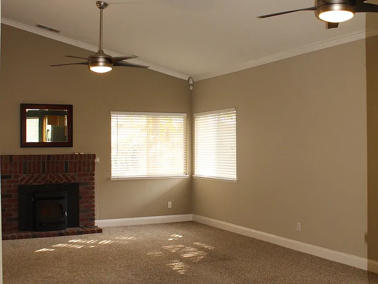 542 Shanghai Bend Rd — Photo 3