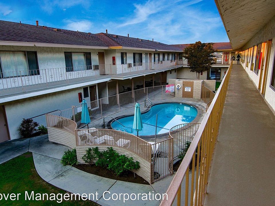 1st image of 15527 Woodruff Ave #20