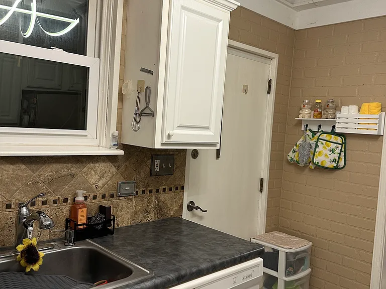 1746 Oconnell Ave — Photo 7