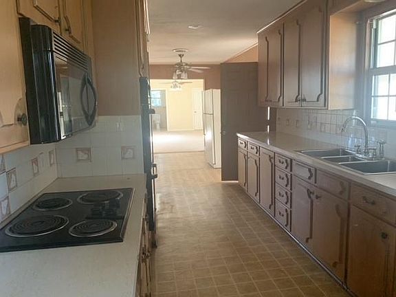 5th image of 100 Grace St