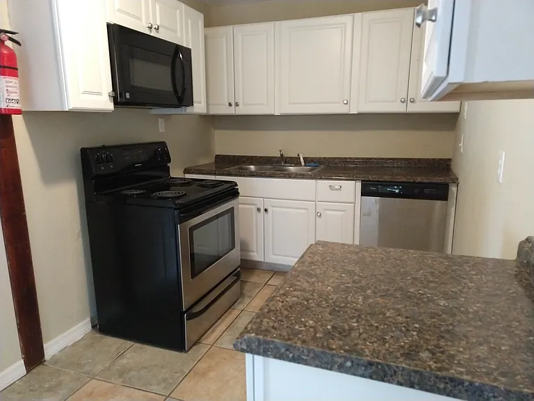 735 Fairmount Rd — Photo 2