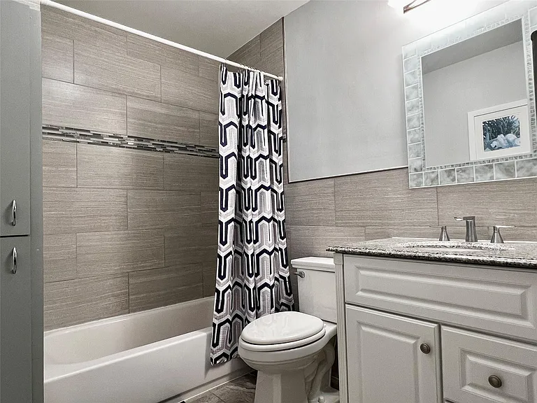 2271 NE 68th St #2028 — Photo 5