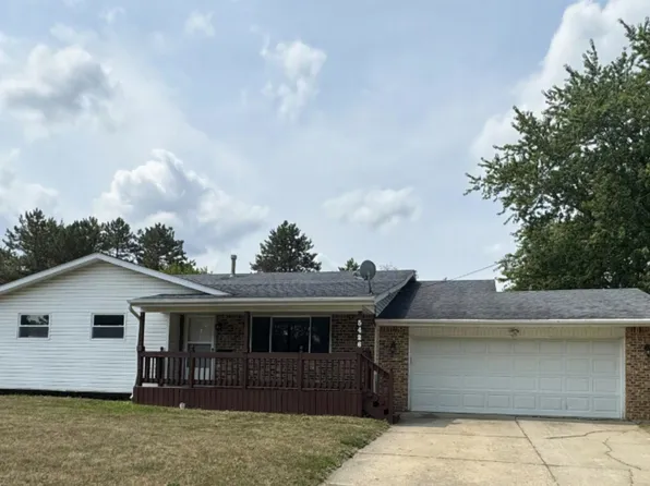 5426 Dunbar Dr, Grand Blanc, MI 48439
