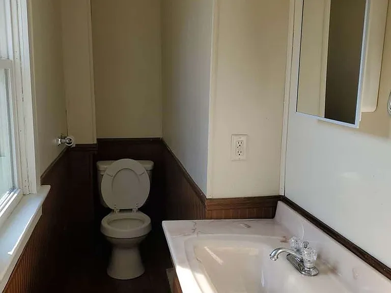 536 Saint Paul Ave — Photo 8