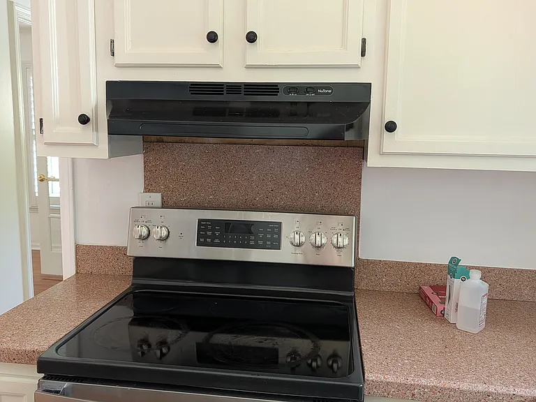 959 Foxborough Rd — Photo 32