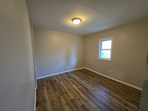 4th image of 647-649 E 11th St #1