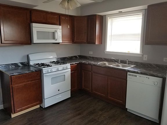 Brand New Kitchen with Dishwasher & Microwave