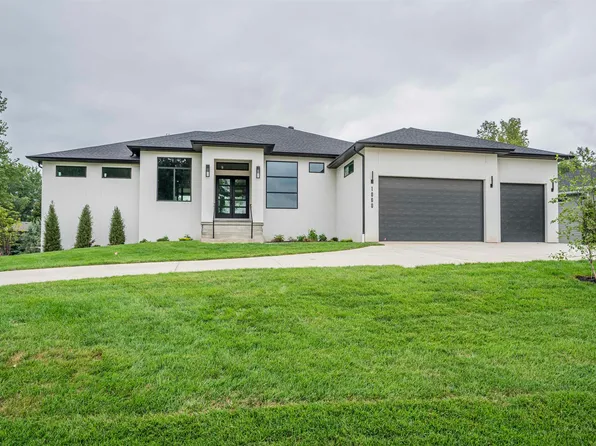 1060 Pebble Beach Dr, Dakota Dunes, SD 57049