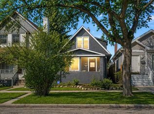 809 E 15th St NW, Calgary, AB T2N2B3