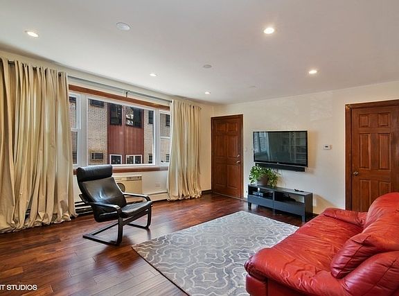 2nd image of 1606 W Chase Ave APT 2B
