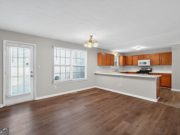 3rd image of 3737 Waldrop Rd