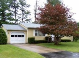 16 Zenas Dr, Queensbury, NY 12804
