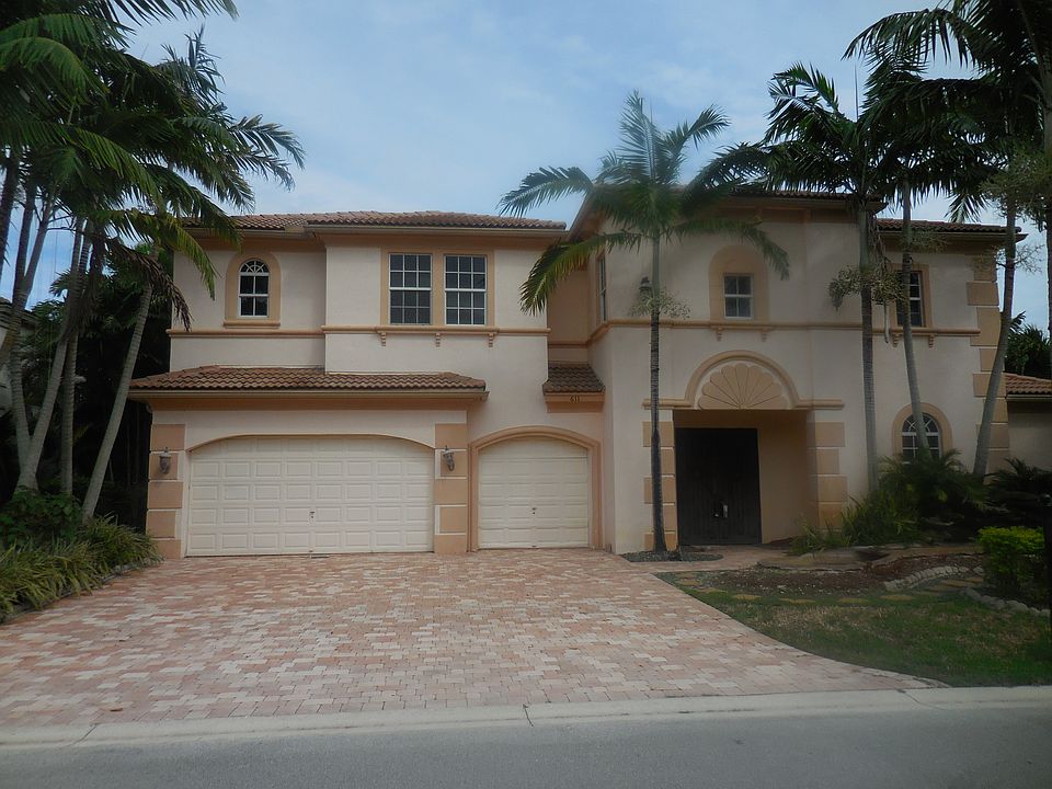 1st image of 611 Enclave Cir E
