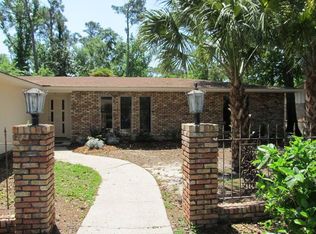1582 Queens Dr, Slidell, LA 70458