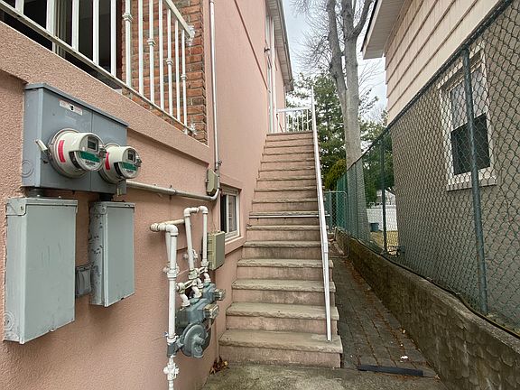2nd image of 333 Freeborn St #2