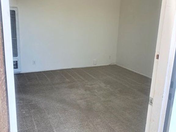 5th image of 811 Agate St APT 7