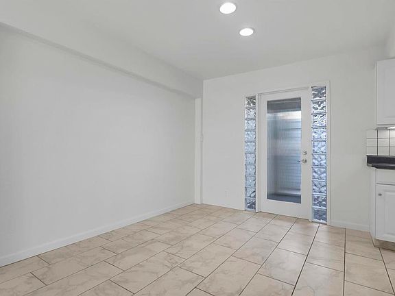 5th image of 415 E Avenida Granada