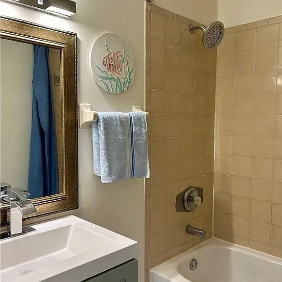 1005 SW 48th Ter #7 — Photo 11