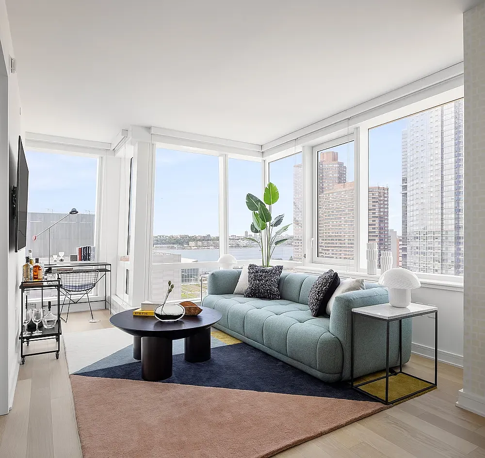 555 West 38th Street — Photo 1