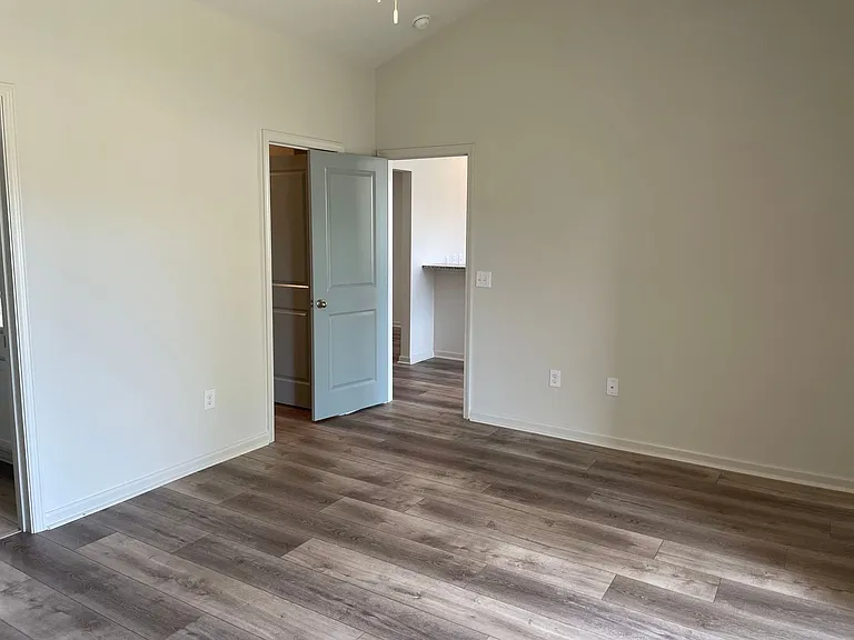 3023 Cedar Creek Ln — Photo 12