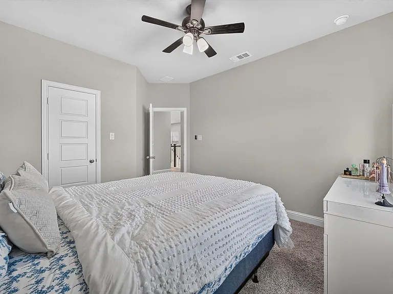 Secondary bedroom