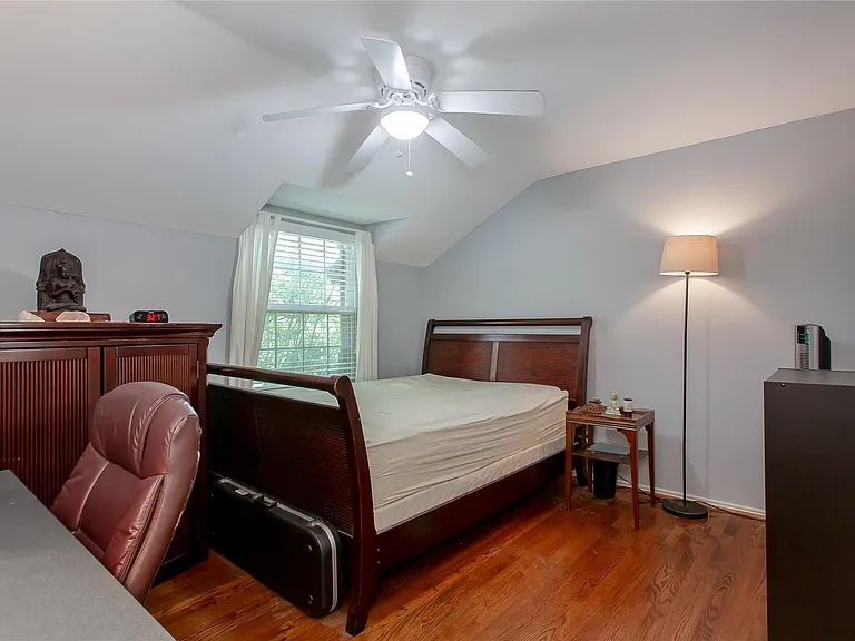 1428 Dumont Dr — Photo 18