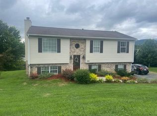 1805 Epps Dr, Salem, VA 24153