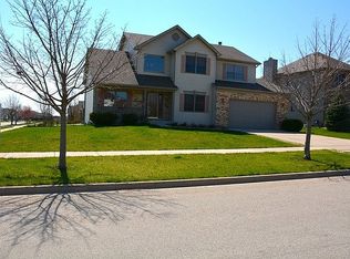 201 Barn Owl Dr, Hampshire, IL 60140