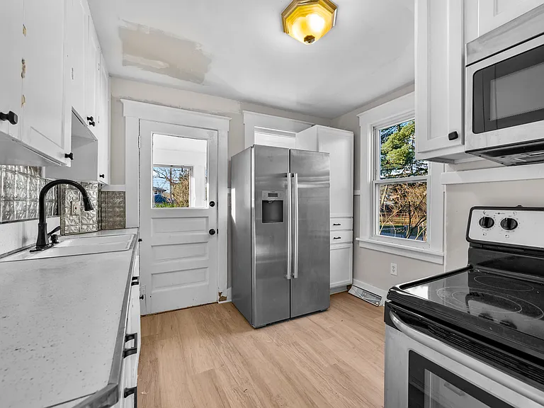 428 Bauman Ave — Photo 20