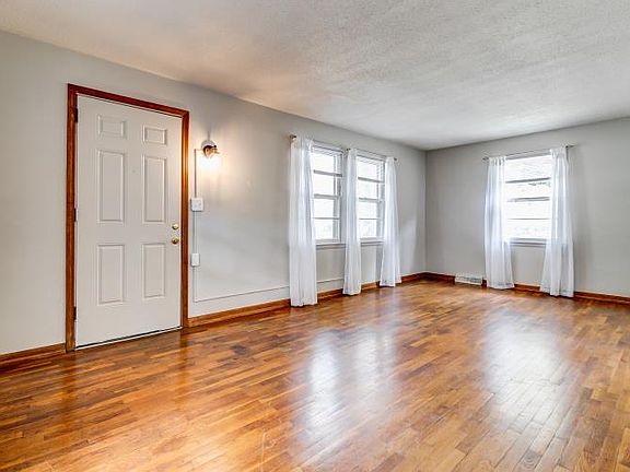 3rd image of 1119 3rd Ave
