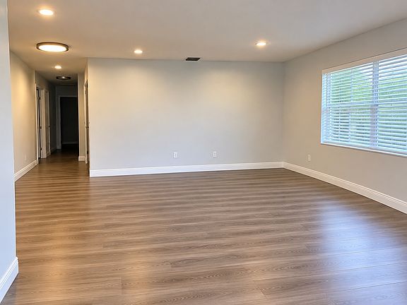 4th image of 3110 SW 27th St