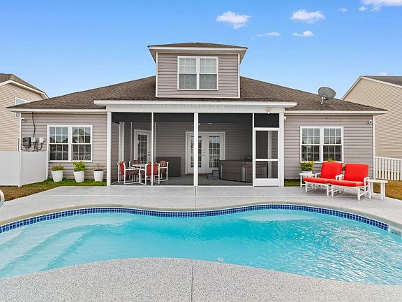 3rd image of 530 Tourmaline Dr.