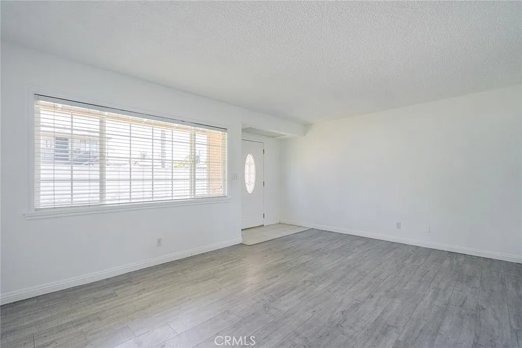 3 bed, 1440 sqft, $3,100 — Photo 4