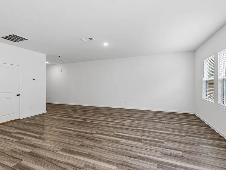 15052 Ronan Dr — Photo 7