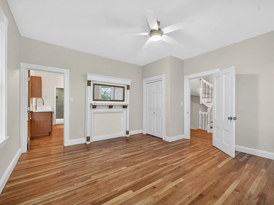 38 Etna St #2