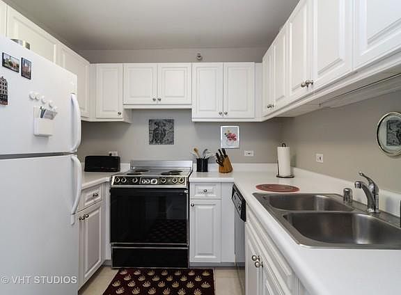3rd image of 3660 N Lake Shore Dr APT 3702