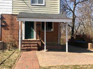 5642 Fenwick Dr, Alexandria, VA 22303
