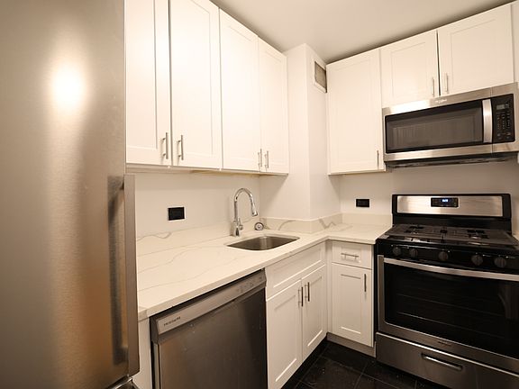 4th image of 305 E 86th St APT 3DW