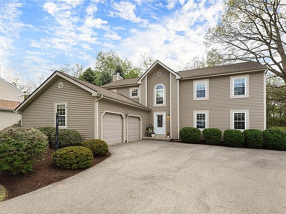 2nd image of 3004 Shawnee Ct
